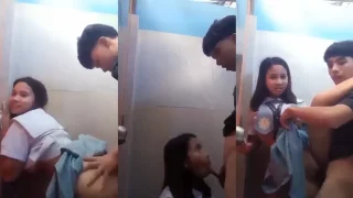 Bokep Indo Terbaru Masih SMP Ngewe di WC Sekolah